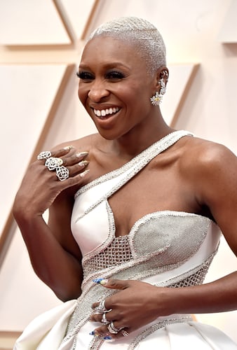 Cynthia Erivo luce espectacular con joyería de lujo Piaget en los Óscar 2020