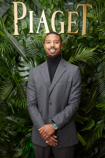 Michael B. Jordan avec une montre de luxe Piaget Polo