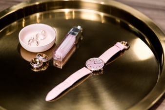 montre extra-plate pour femme